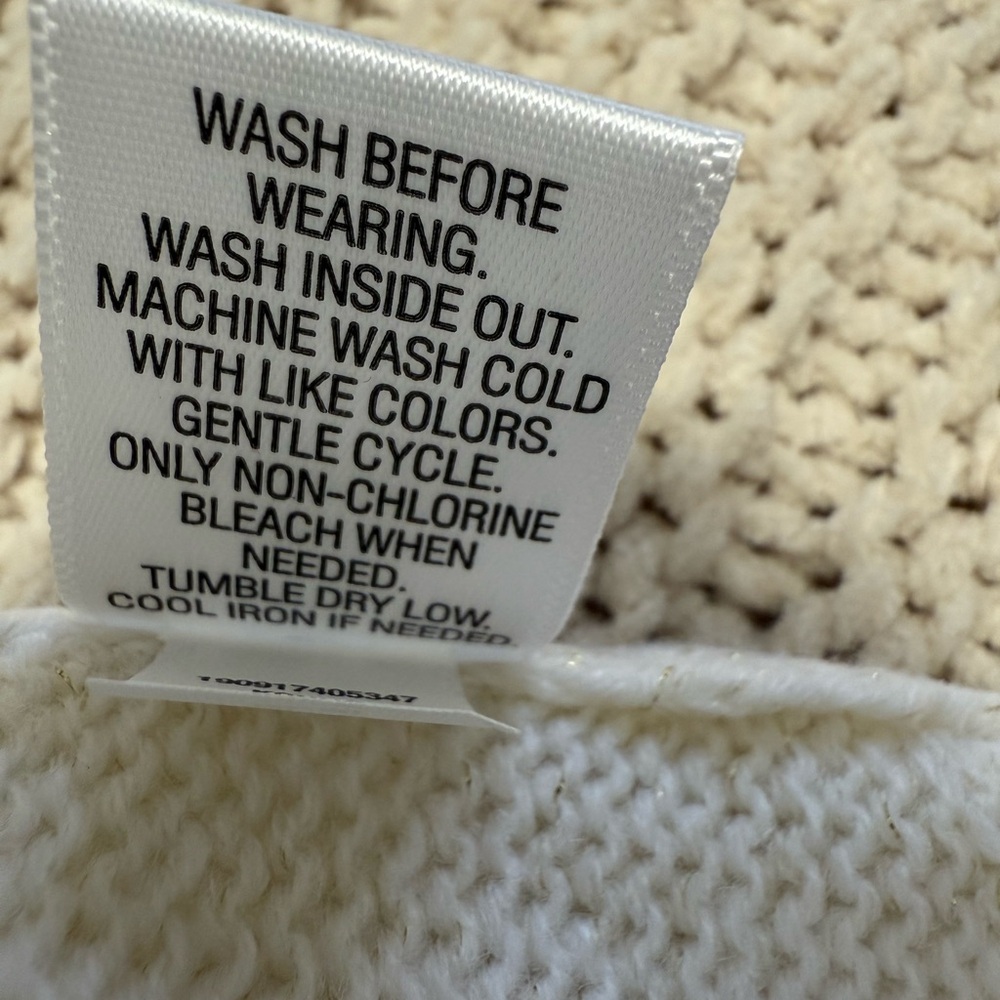 Croft & Barrow Cream Sweater with Metallic Accents - Picture 7 of 8
